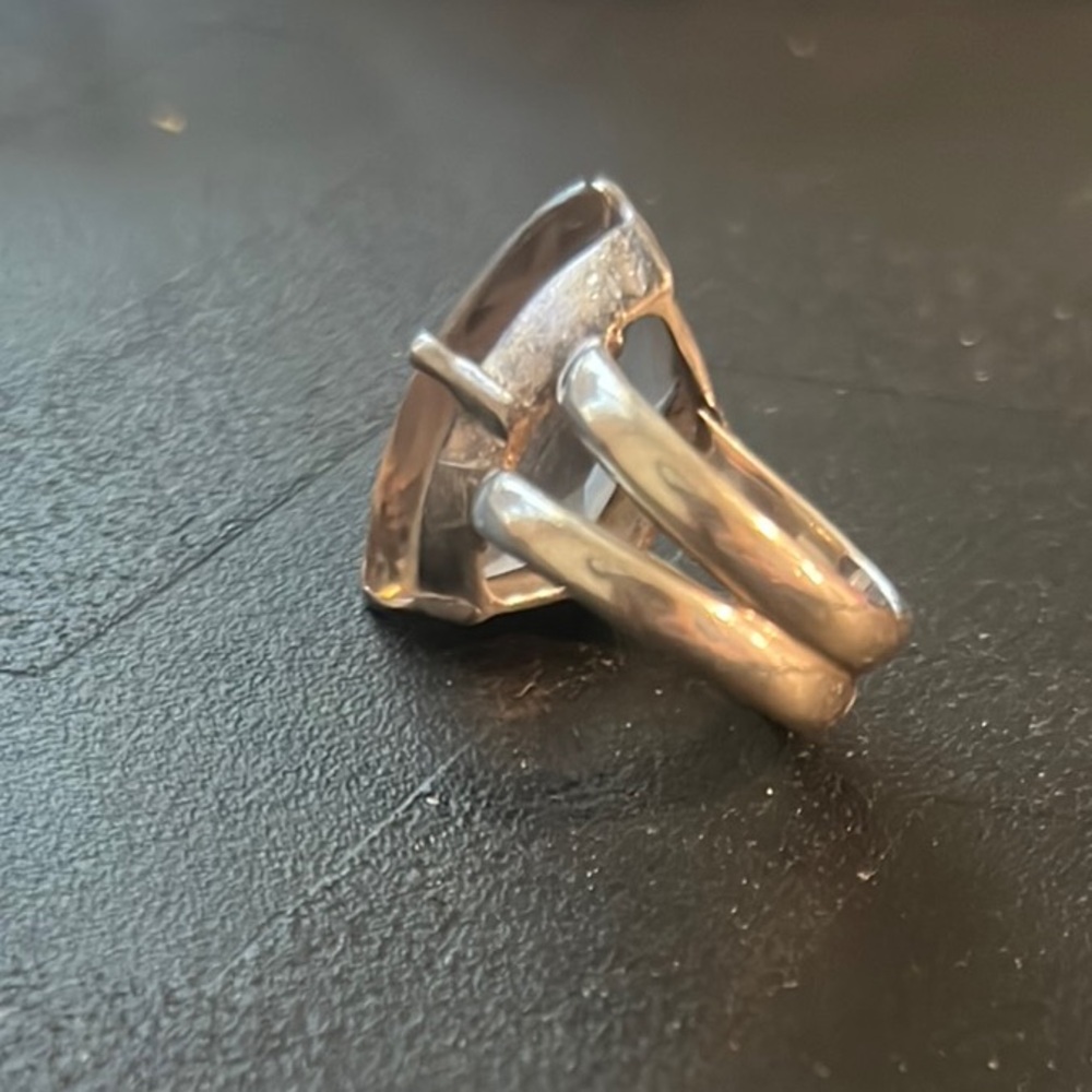 Silver Ring with Large Quartz Gemstone - Picture 2 of 2